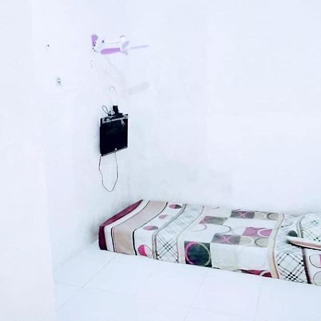 מלון Sungguminasa Penginapan Taman Makassar Indah מראה חיצוני תמונה