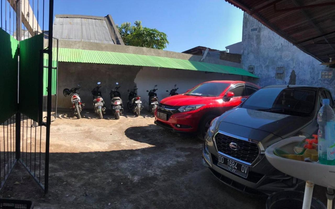 מלון Sungguminasa Penginapan Taman Makassar Indah מראה חיצוני תמונה